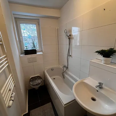 Top Ausgestattet! Monteurswohnung Fuer 6 Personen Apartament *